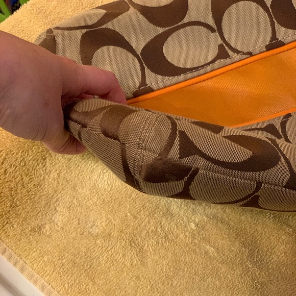 Coach crossbody purse - Picture 2 of 3